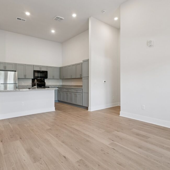 3-web-or-mls-1112 Ilium Ave-2106-003